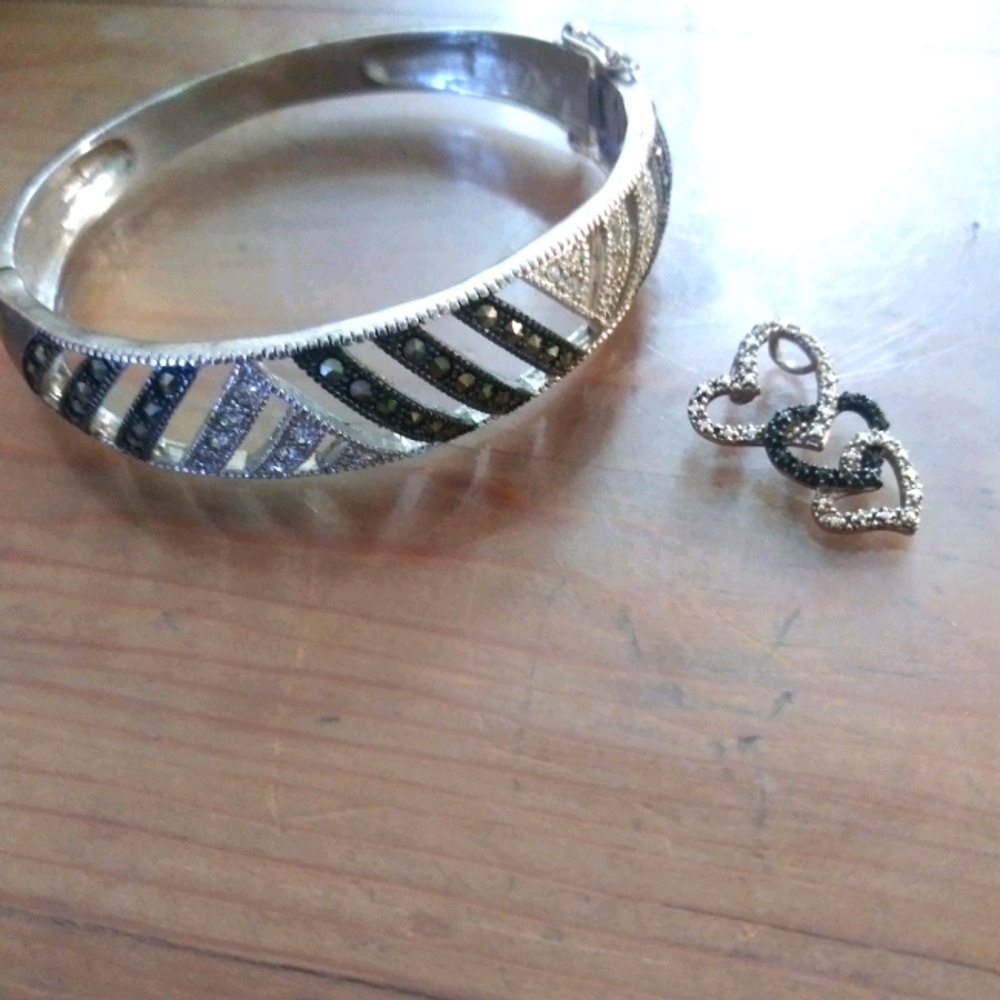 Matching bracelet and necklace